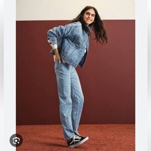 American Eagle High-Waisted Straight Jeans